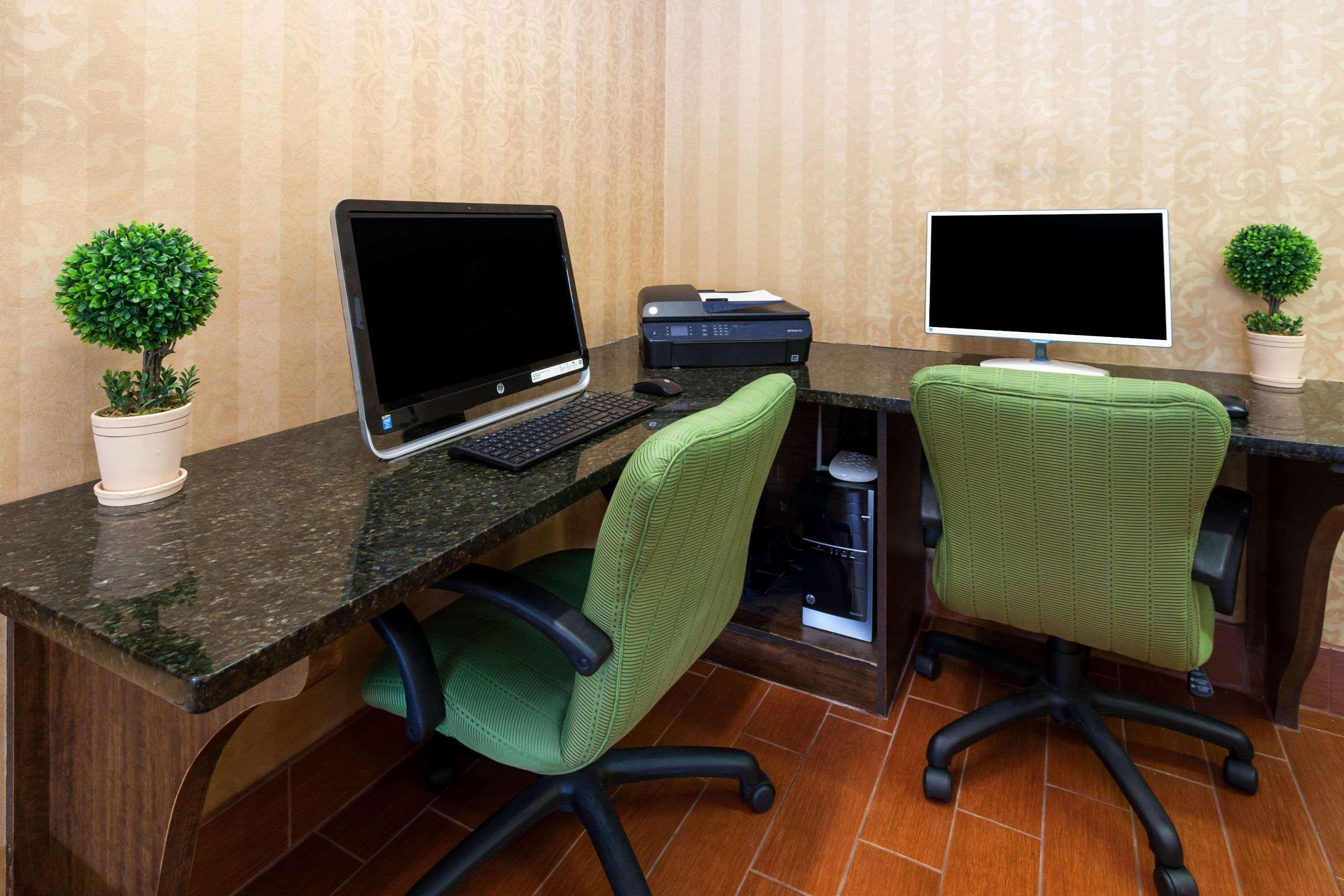 Hawthorn Suites By Wyndham Dearborn/Detroit Экстерьер фото